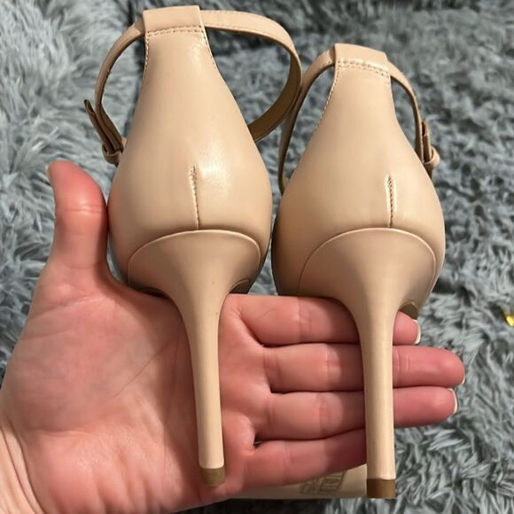 Tory Burch. Ellie heels. Size 9. Sea shell pink - Picture 8 of 8